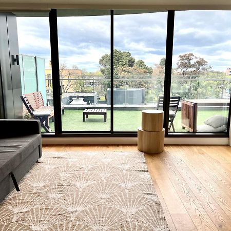 Readyset Apartments At Emerald Melbourne Bagian luar foto