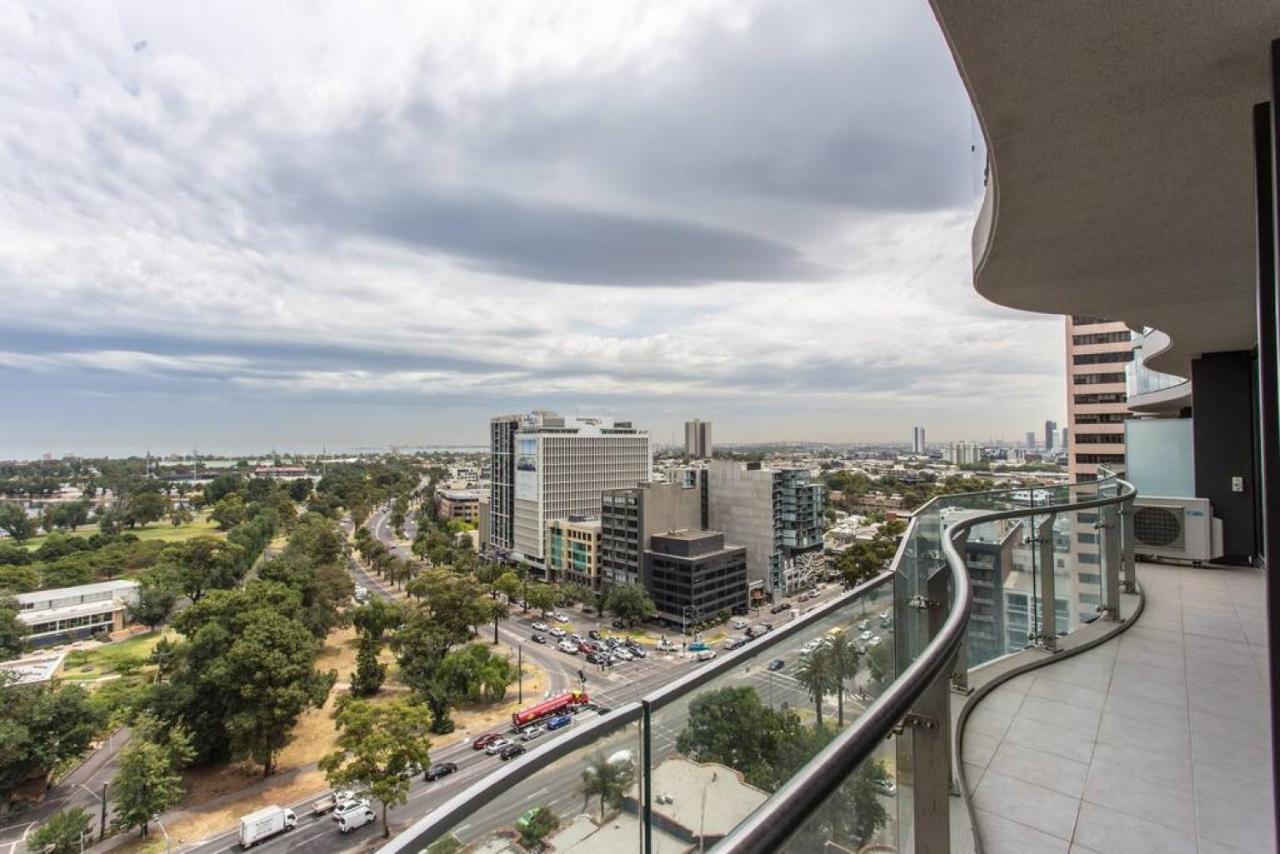 Readyset Apartments At Emerald Melbourne Bagian luar foto