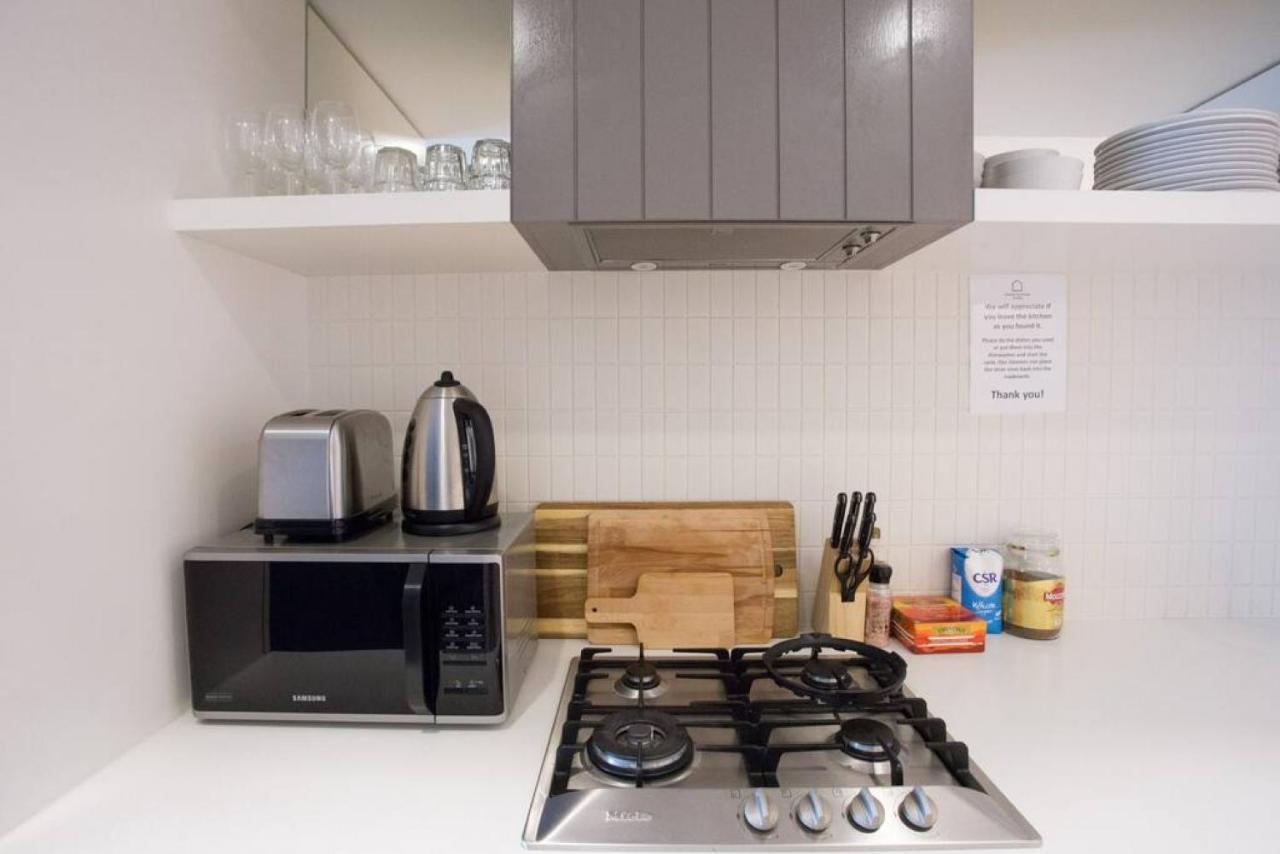 Readyset Apartments At Emerald Melbourne Bagian luar foto