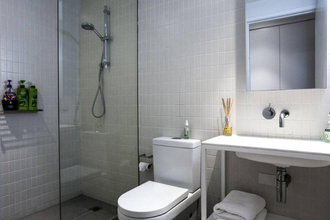 Readyset Apartments At Emerald Melbourne Bagian luar foto