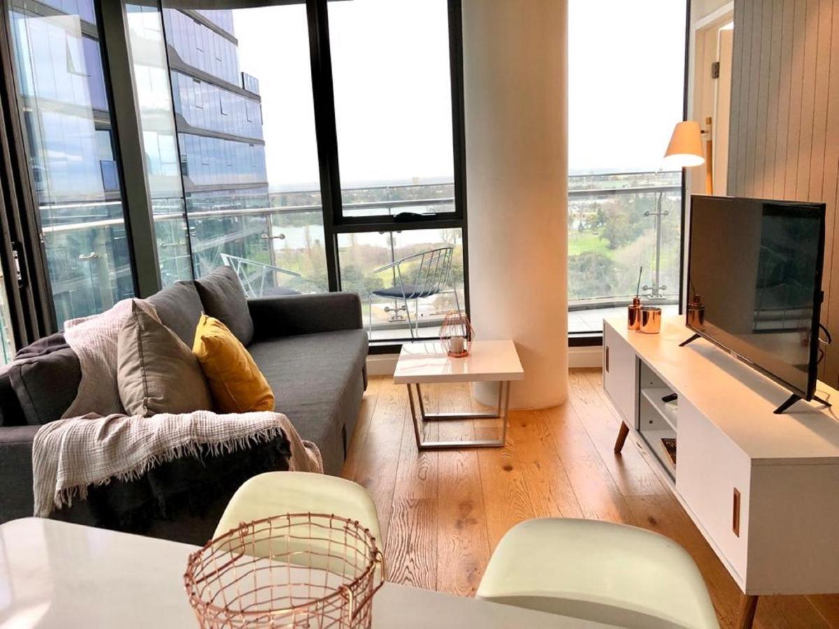 Readyset Apartments At Emerald Melbourne Bagian luar foto