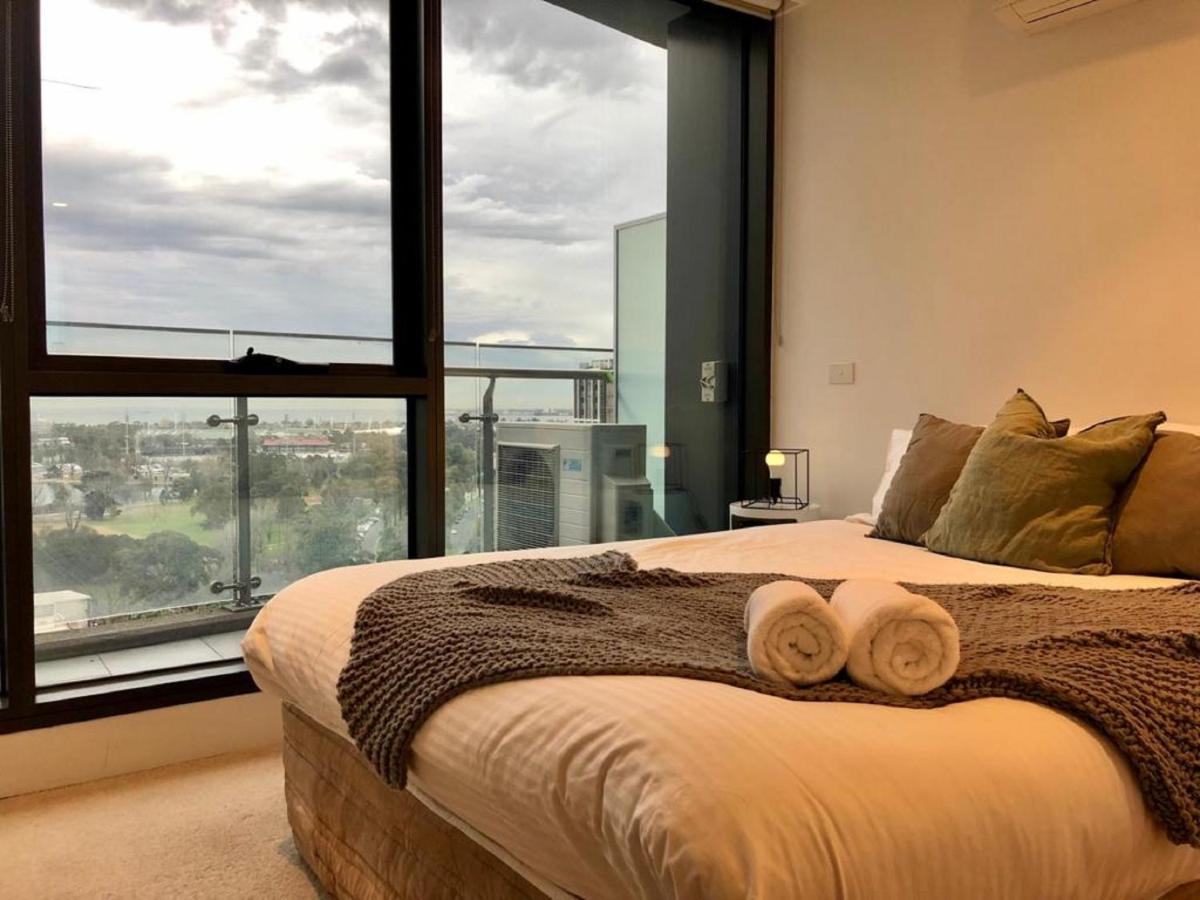 Readyset Apartments At Emerald Melbourne Bagian luar foto