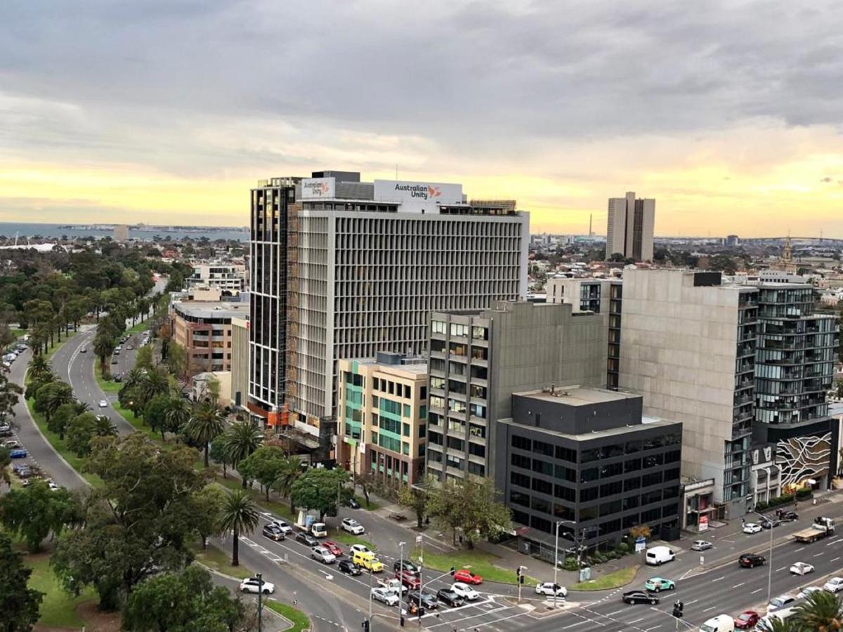 Readyset Apartments At Emerald Melbourne Bagian luar foto