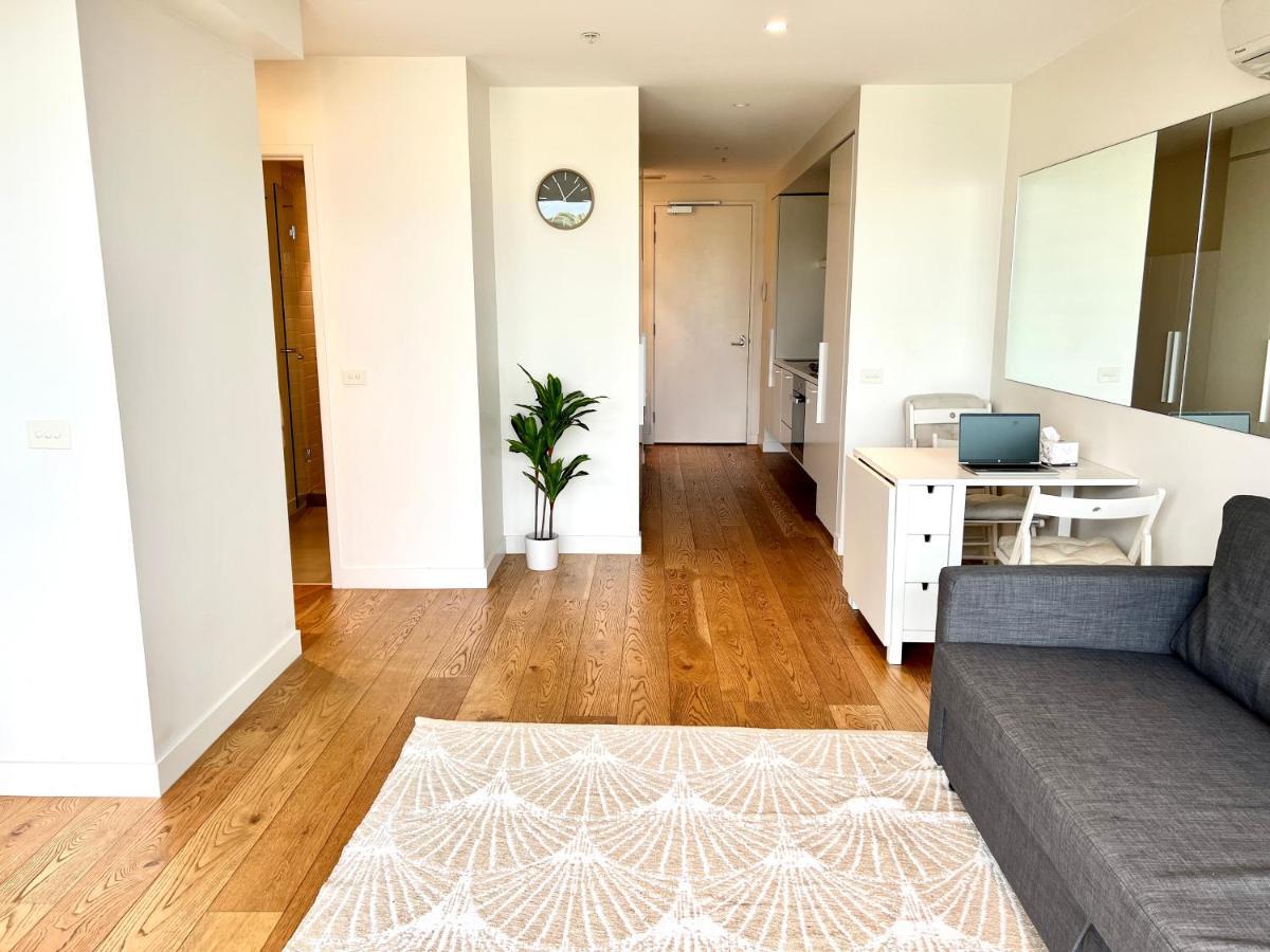 Readyset Apartments At Emerald Melbourne Bagian luar foto