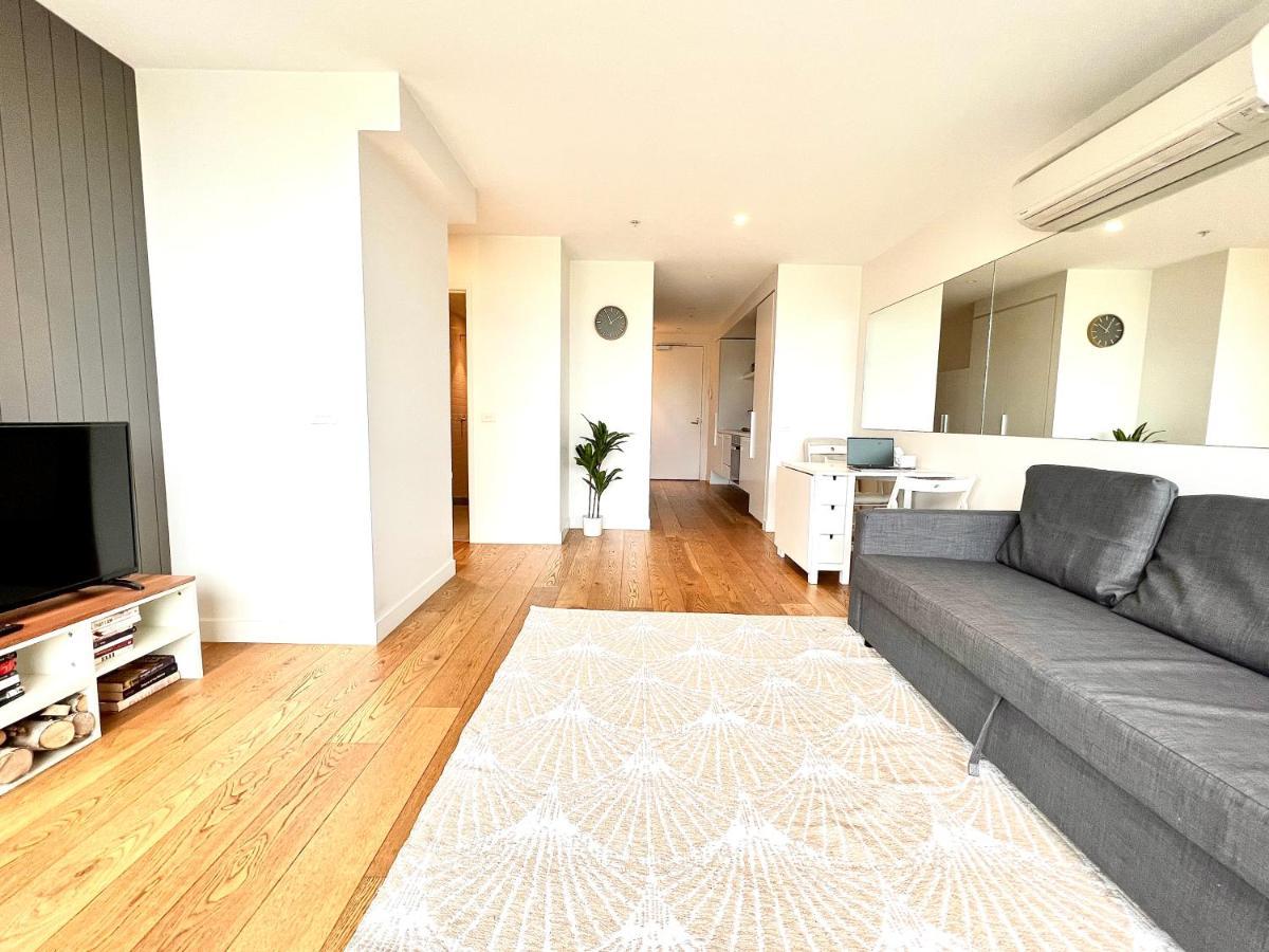 Readyset Apartments At Emerald Melbourne Bagian luar foto