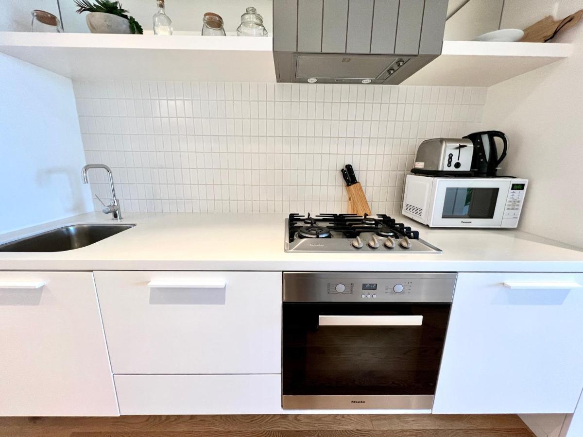 Readyset Apartments At Emerald Melbourne Bagian luar foto