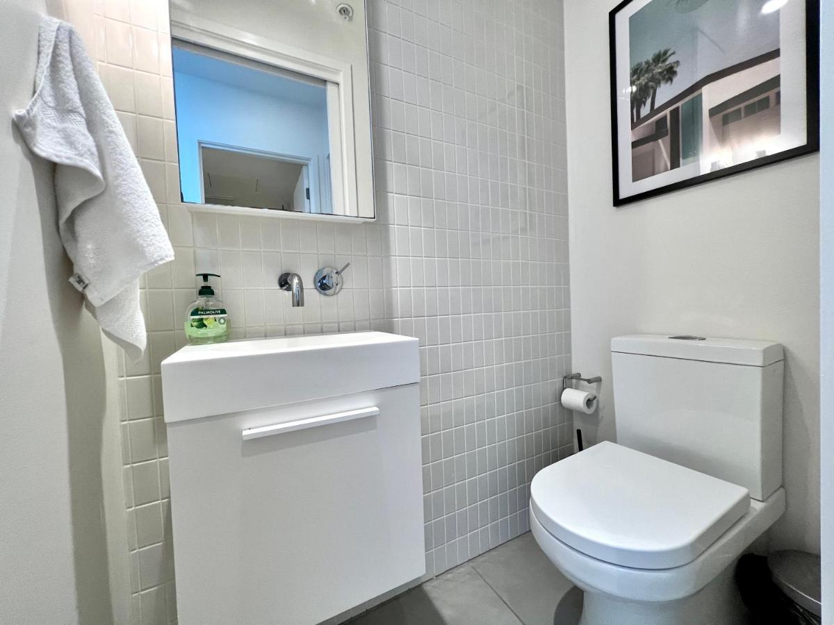 Readyset Apartments At Emerald Melbourne Bagian luar foto